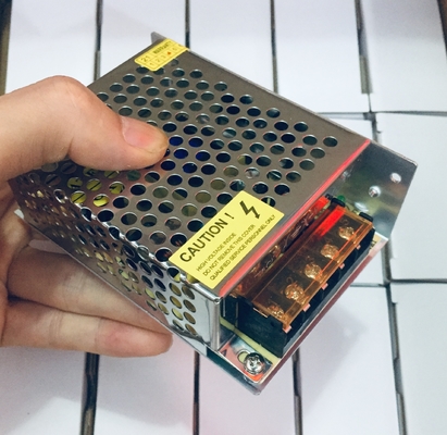 30W 5V 2A 3A 4A 5A 110V 220V DC 9V 15V 18V 24V Fornitore di corrente in argento per le vostre esigenze
