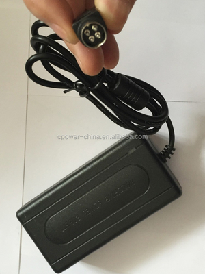 Certificato CE 12V 5A Adaptore di alimentazione per desktop per alimentazione a corrente continua a 4 pin a 60W in nero