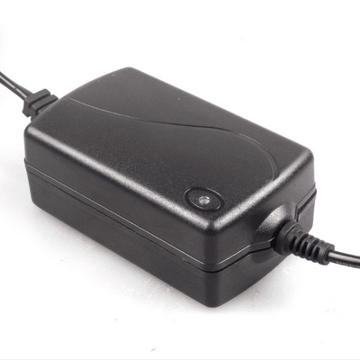 24W 24V 1A 12V 2A Adaptore di alimentazione per desktop AC/DC con tensione di uscita nera 24VDC