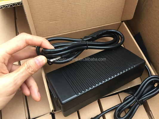 12VDC Voltaggio di uscita CE certificato 96W 7A 19V 5A Adaptore di alimentazione a corrente continua per tipo desktop