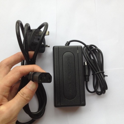 Adattatore di alimentazione AC DC per desktop certificato CE con tensione di ingresso AC 100-240V 50/60HZ