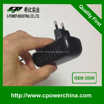 Fornitura di corrente continua 5V 12V 24V Tipo di uscita Nero 500mA 1A 2A Adaptore per dispositivi elettronici