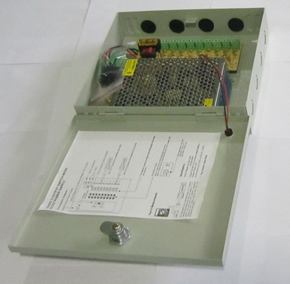 Box di alimentazione CCTV 9CH 12V 5A DC Uscita 60W Efficienza 90% Frequenza di uscita 50/60Hz