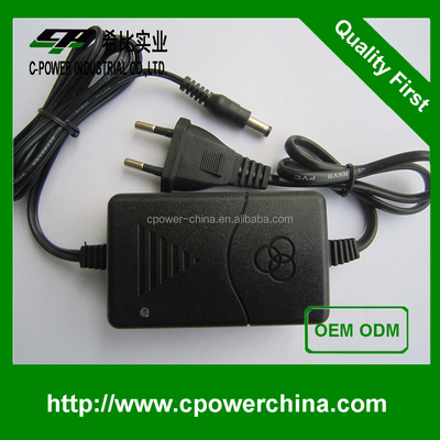 Fornitore di alimentazione da parete da 100-240V a DC 12V 2A Converter Adapter US Plug 5.5 x 2.5mm Tip