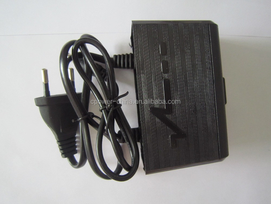 Certificato CE 12V 2A 24W Adaptore di alimentazione AC DC impermeabile per telecamere CCTV esterne