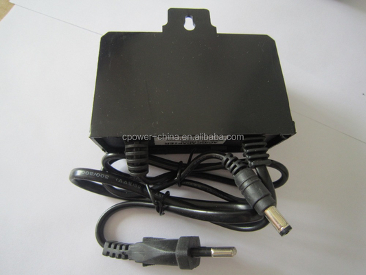 Certificato CE 12V 2A 24W Adaptore di alimentazione AC DC impermeabile per telecamere CCTV esterne