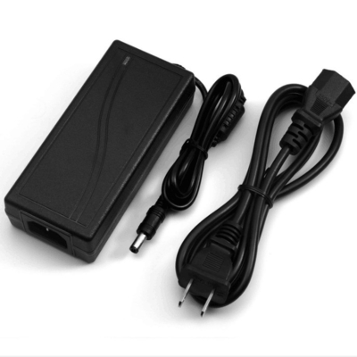 AC 100V -240V DC 12V 5A Adaptore di alimentazione di commutazione per LED Strip CCTV 5.5mmx2.5mm