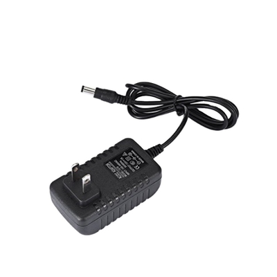 Voltaggio di uscita 12V Adaptore di corrente AC DC Efficienza 90% per 110V 220V
