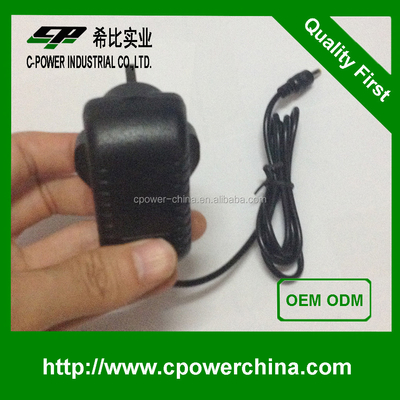 Voltaggio di uscita 12V Adaptore di corrente AC DC Efficienza 90% per 110V 220V