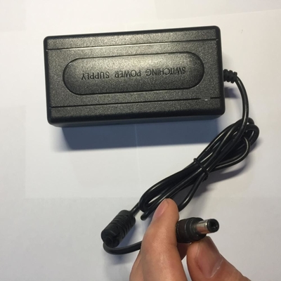 Desktop 100 240V AC 12VDC 6Amp Adaptore 72W 12V Alimentatore nero corrente di uscita 6A