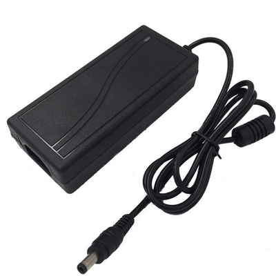 Fornitore di alimentazione 12v 6a AC DC versatile con opzioni di ingresso e di uscita multiple da 100-240v