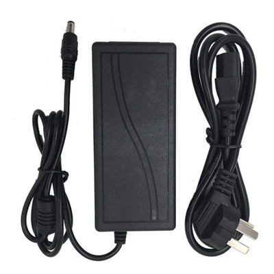 Adaptore di alimentazione per desktop a tensione costante da 24v 2.5 ampere 60w con connessione per desktop