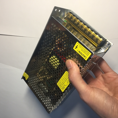 Good PCB 10a 20a 30a Fornitore di alimentazione per LED CCTV a tensione di uscita 24V Tipo di uscita singolo