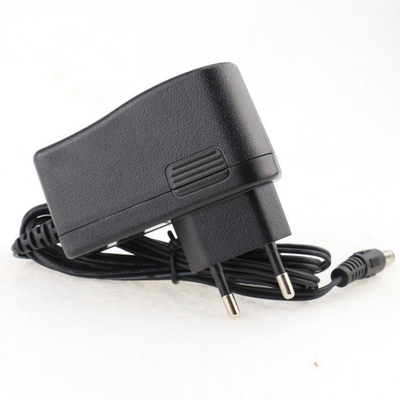 Adattatore di alimentazione da 18 W con inserto di corrente alternata da 100-240 V e di uscita di corrente continua da 12 V 1.5 A