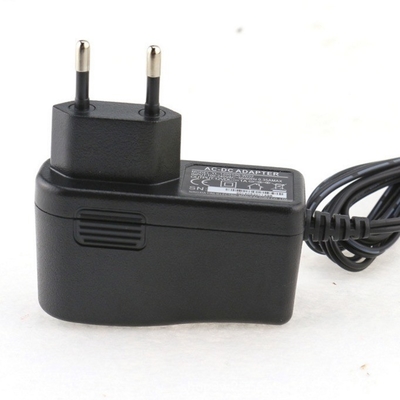 Adattatore di alimentazione da 18 W con inserto di corrente alternata da 100-240 V e di uscita di corrente continua da 12 V 1.5 A
