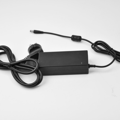 AC 100-240v 50-60hz Input C-Power 19v 2a 36w Adaptore di alimentazione 19v 1.7a per dispositivi neri