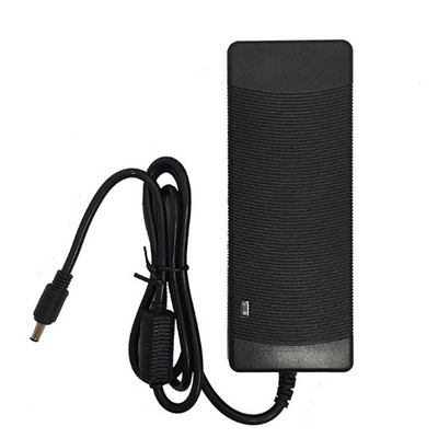 12VDC Voltaggio di uscita Connessione desktop C-Power 100-240V AC 10A 120W Caricabatterie