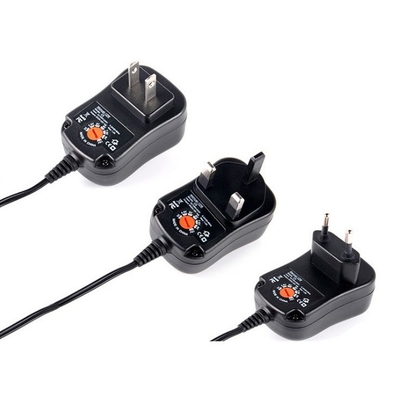 Adattatore di caricabatterie regolabile universale 3-12V 30W 2.1A con usb tipo usb tipo usb nero