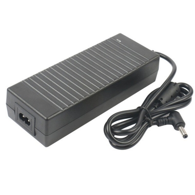 Adaptatore di alimentazione per desktop professionale da 24V a uscita continua C-Power 120W per ingresso AC 100-240V