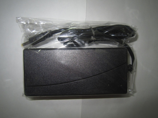 Adaptore di alimentazione per illuminazione a LED 12V 5A 60W con presa a 3 pin e tensione di ingresso 220V