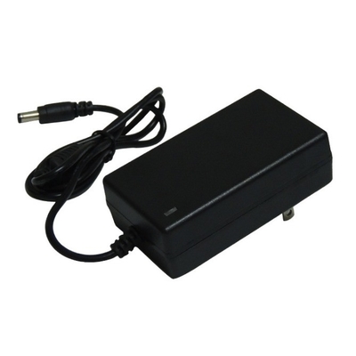 Efficienza 85% Min Tensione costante 12V 2.5A Adaptore di alimentazione per prestazioni durature