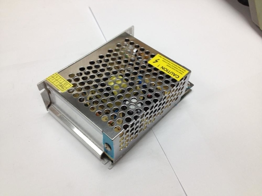 Fornitore di alimentazione della telecamera CCTV a strisce a LED 24V 1A 24W con corto circuito e protezione contro il tempo eccessivo