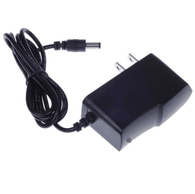 5V 1A C-Power Power Adapter con ingresso AC 100-240V e connettore 5.5*2.1/5.5*2.5 DC