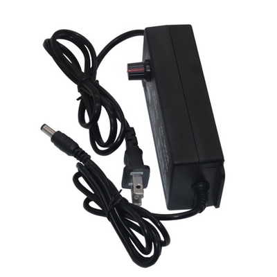 Adattatore di alimentazione a uscita regolabile C-Power 60W AC100-240V 3V-12V 5A per la connessione desktop
