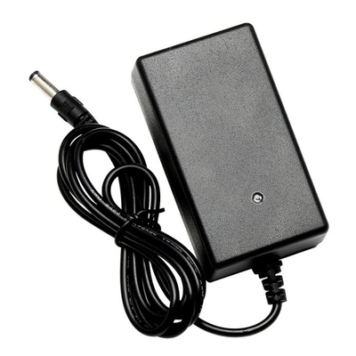 2A DC 12,6V 16,8V Caricabatterie agli ioni di litio 18650 con ingresso 100-240VAC 50/60HZ