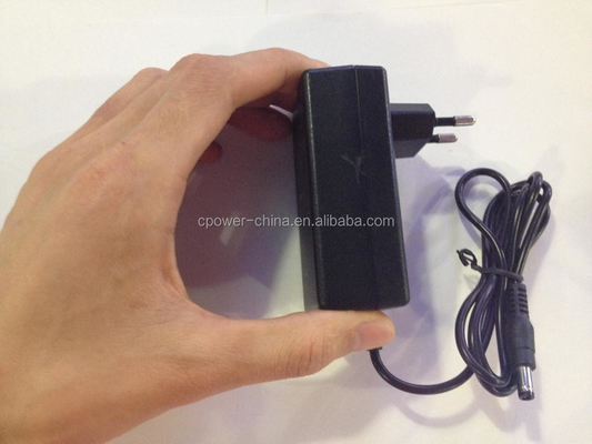 15V 2A 30W Tipo di uscita CC Adaptatore di alimentazione AC DC per luci a LED e apparecchi elettrici