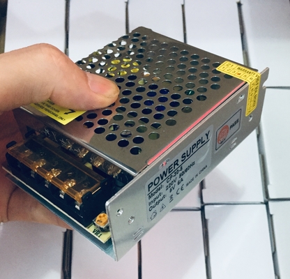 30W 5V 2A 3A 4A 5A 110V 220V DC 9V 15V 18V 24V Fornitore di corrente in argento per le vostre esigenze