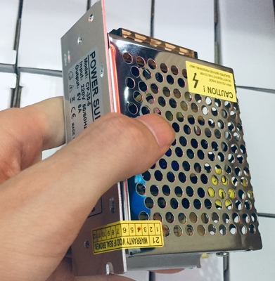 30W 5V 2A 3A 4A 5A 110V 220V DC 9V 15V 18V 24V Fornitore di corrente in argento per le vostre esigenze