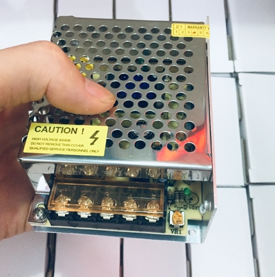 30W 5V 2A 3A 4A 5A 110V 220V DC 9V 15V 18V 24V Fornitore di corrente in argento per le vostre esigenze